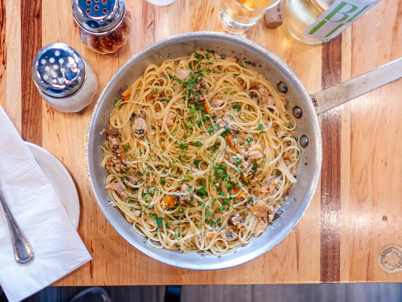 Clams Linguine White Sauce The Daily Catch